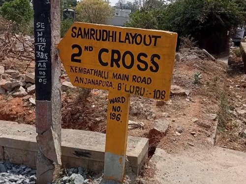 Rcc Crash Barrier Painting Manufacture In Bengaluru